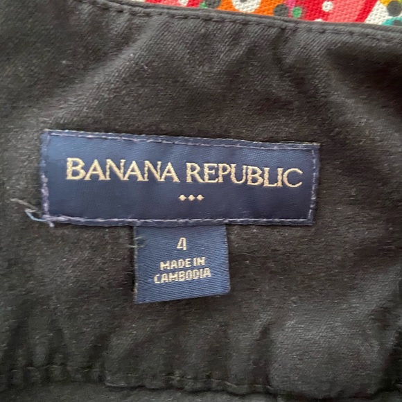 Banana Republic Stretchy Black Skirt With Pockets - Picture 3 of 5